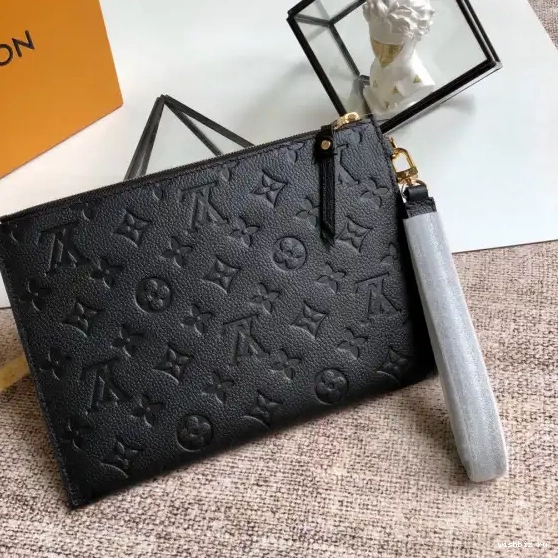 WIS VUITTON MM POCHETTE LOUIS MÉLANIE 0622